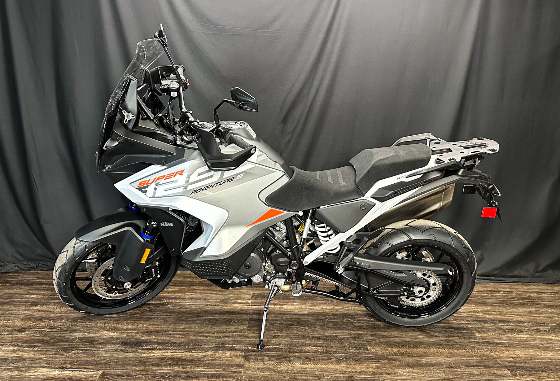 2024 KTM 1290 Super Adventure S 3
