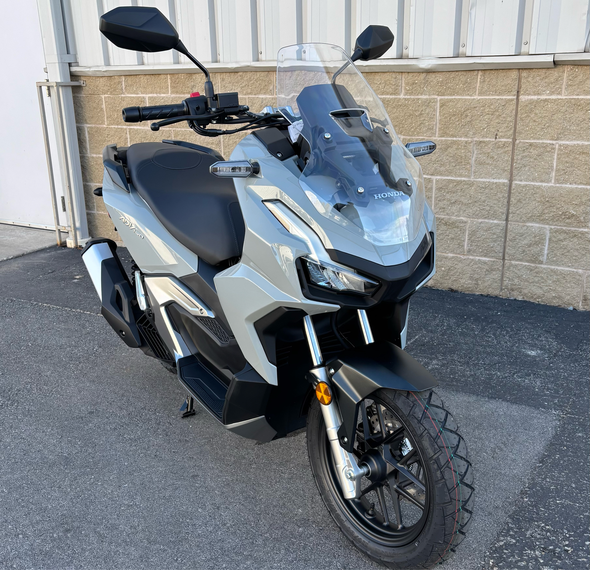 New 2026 Honda ADV160, De Pere WI | Specs, Price, Photos | Pearl