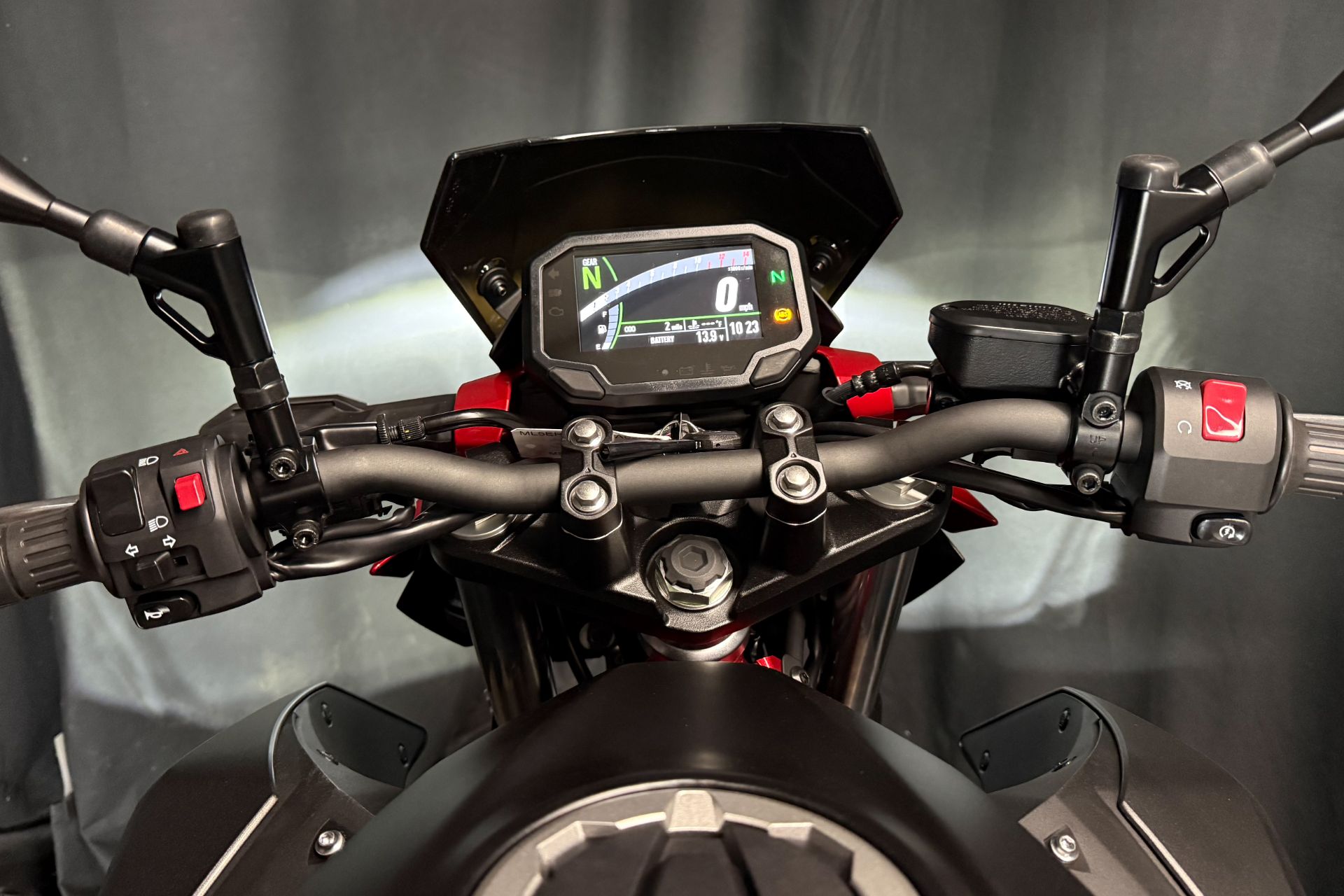 &TEAM 月狼 50 New 2025 Kawasaki Z500 SE ABS, De Pere WI | Specs, Price
