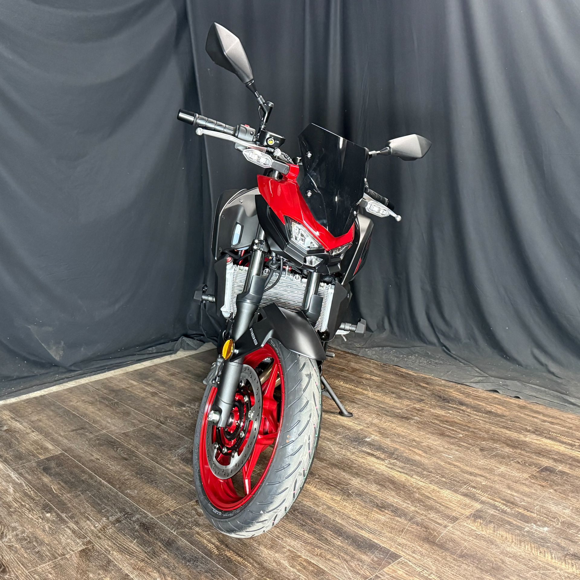 New 2025 Kawasaki Z500 SE ABS, De Pere WI | Specs, Price
