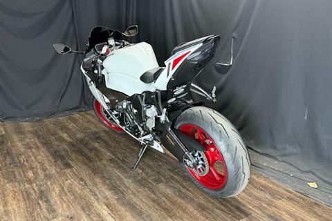 New 2025 Kawasaki Ninja ZX-6R ABS, De Pere WI | Specs, Price