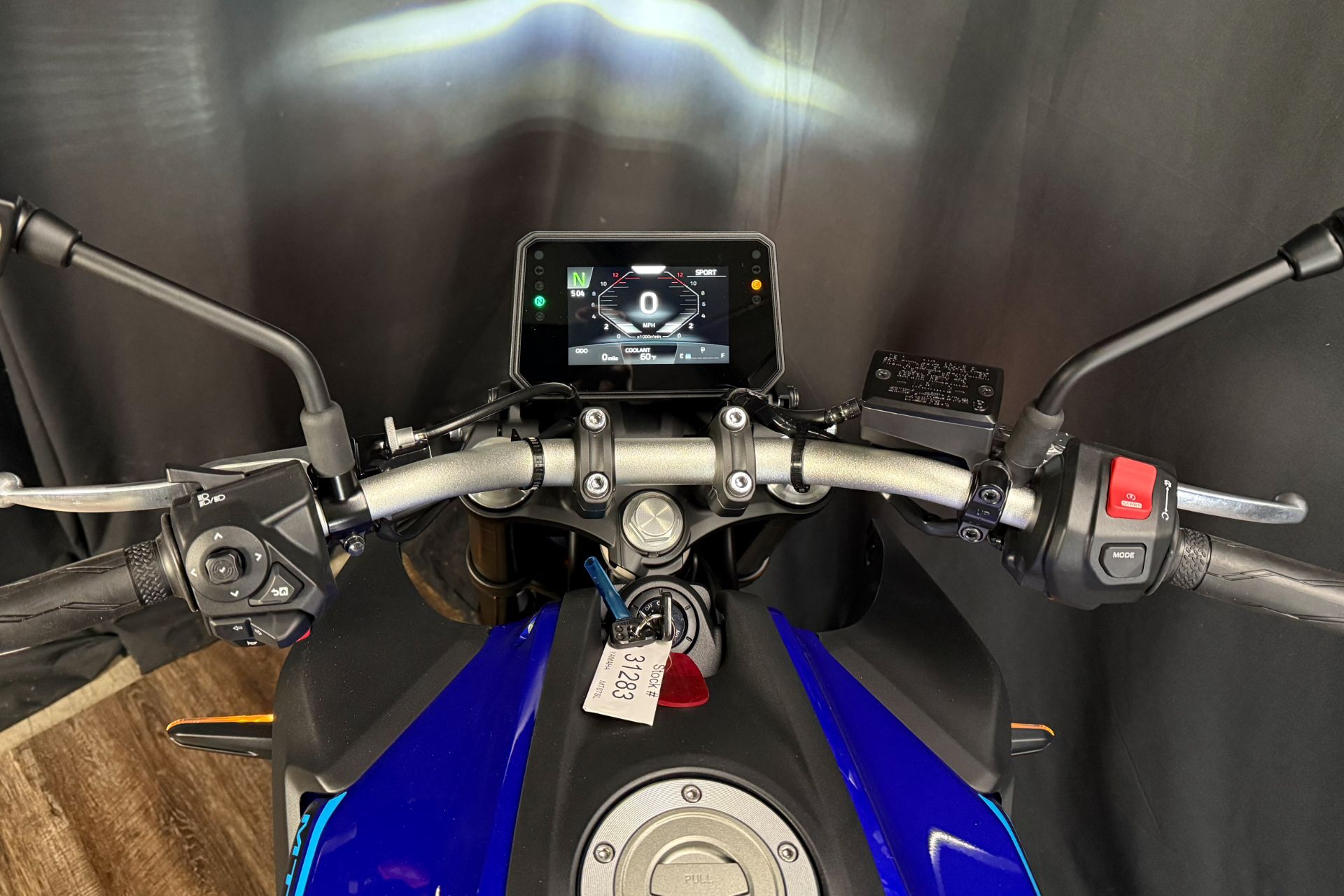 2025 Yamaha MT-07 10