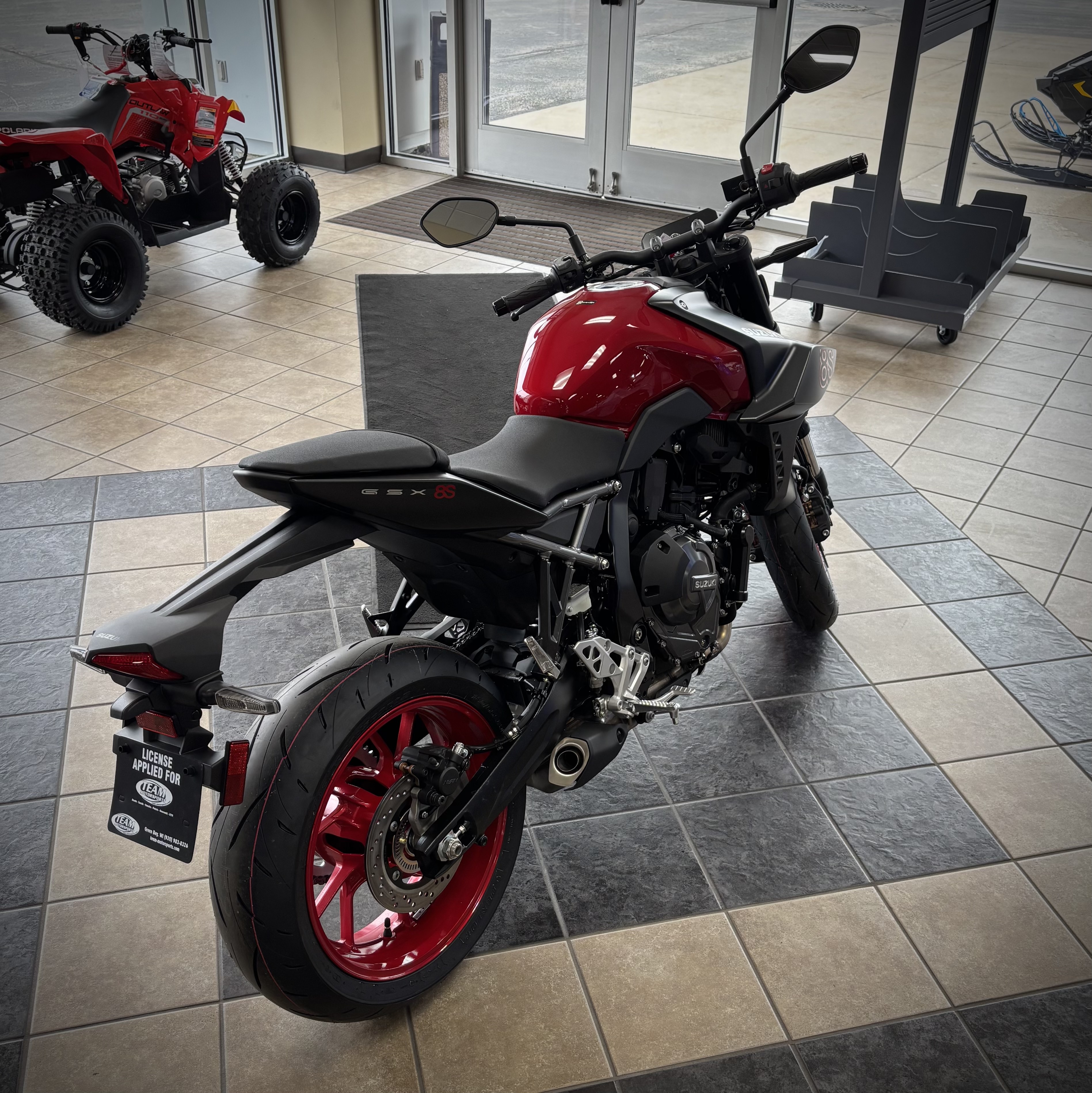 2026 Suzuki GSX-8S 3