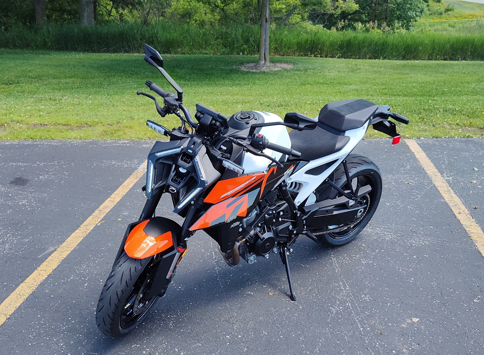 2027 KTM 990 Duke 2