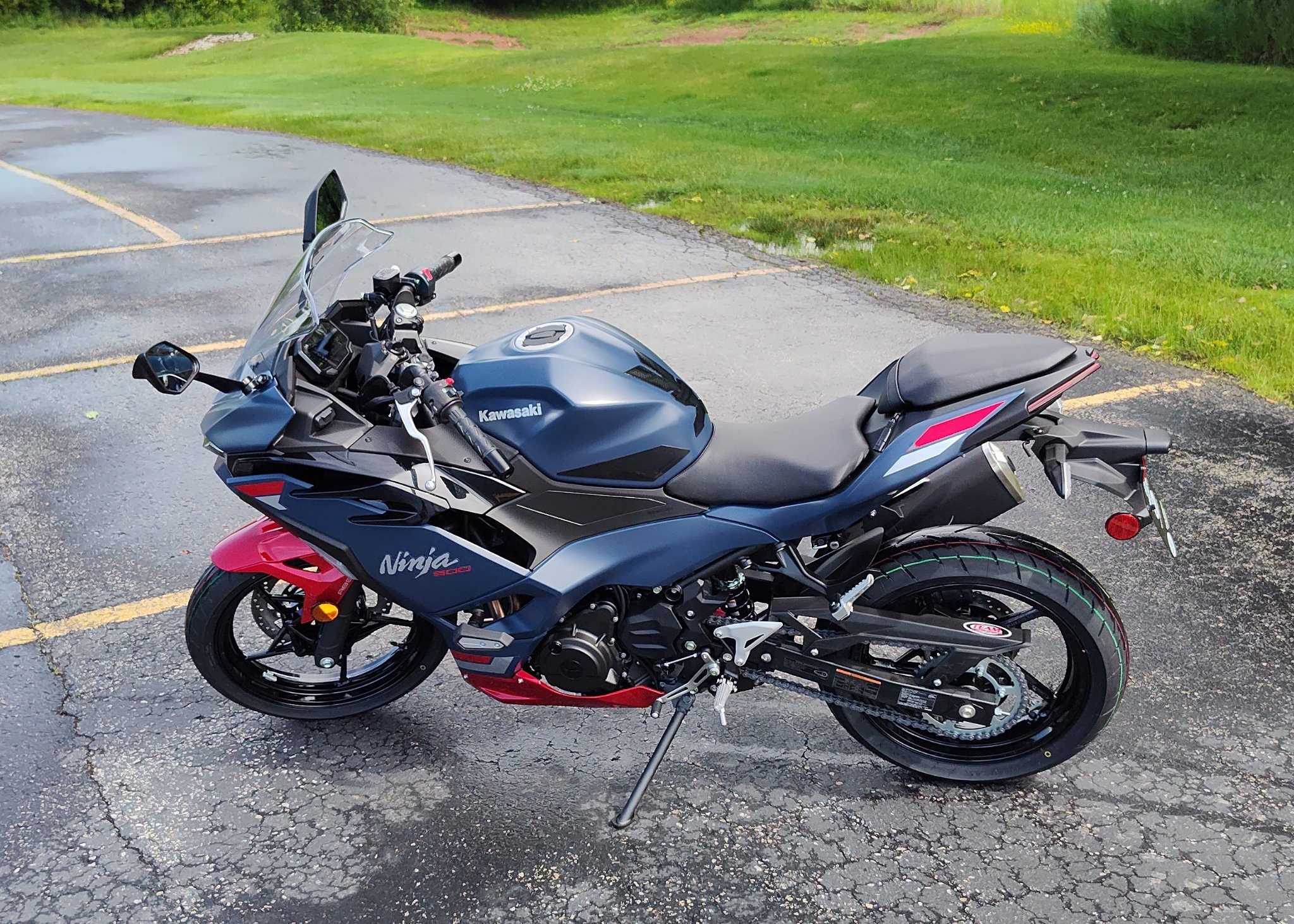 2026 Kawasaki Ninja® 500 SE ABS 3