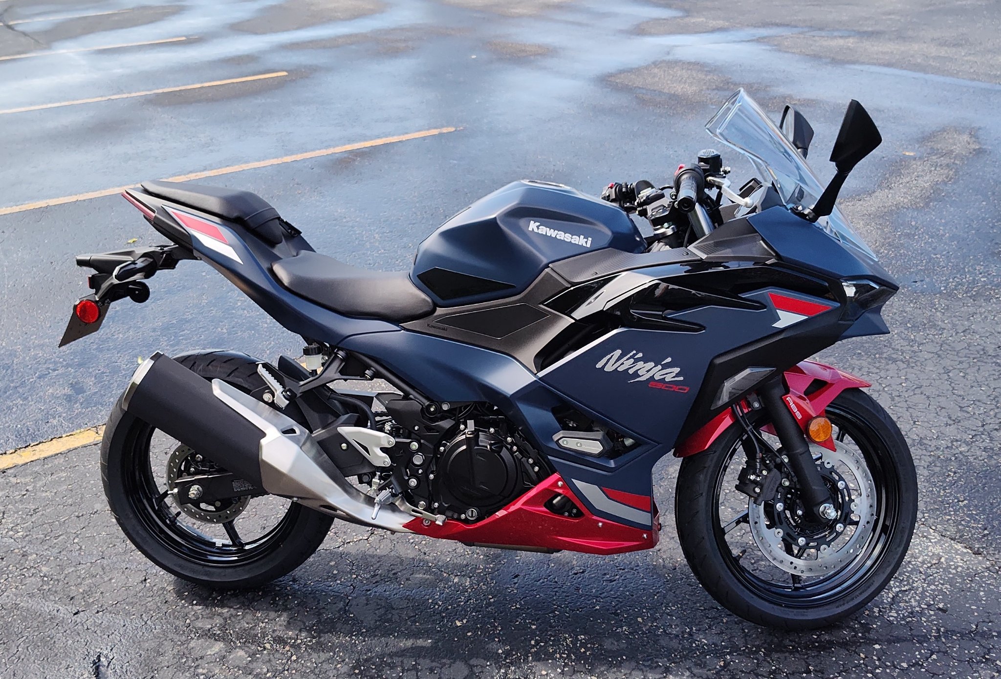 2026 Kawasaki Ninja® 500 SE ABS 5