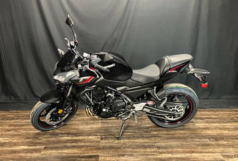  Peak - Dietz #10 monarch ブラック ブラス New 2025 Kawasaki Z650, De Pere WI | Specs, Price, Photos