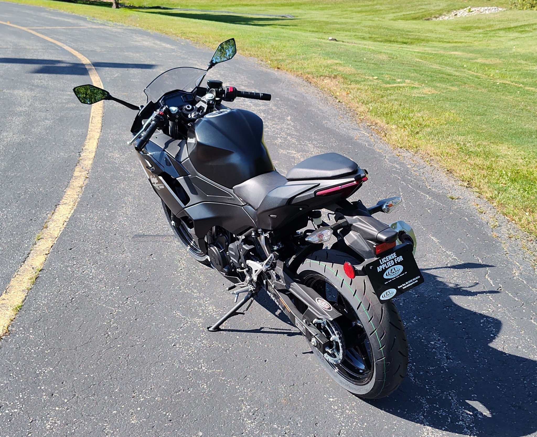 2026 Kawasaki Ninja® 500 ABS 3