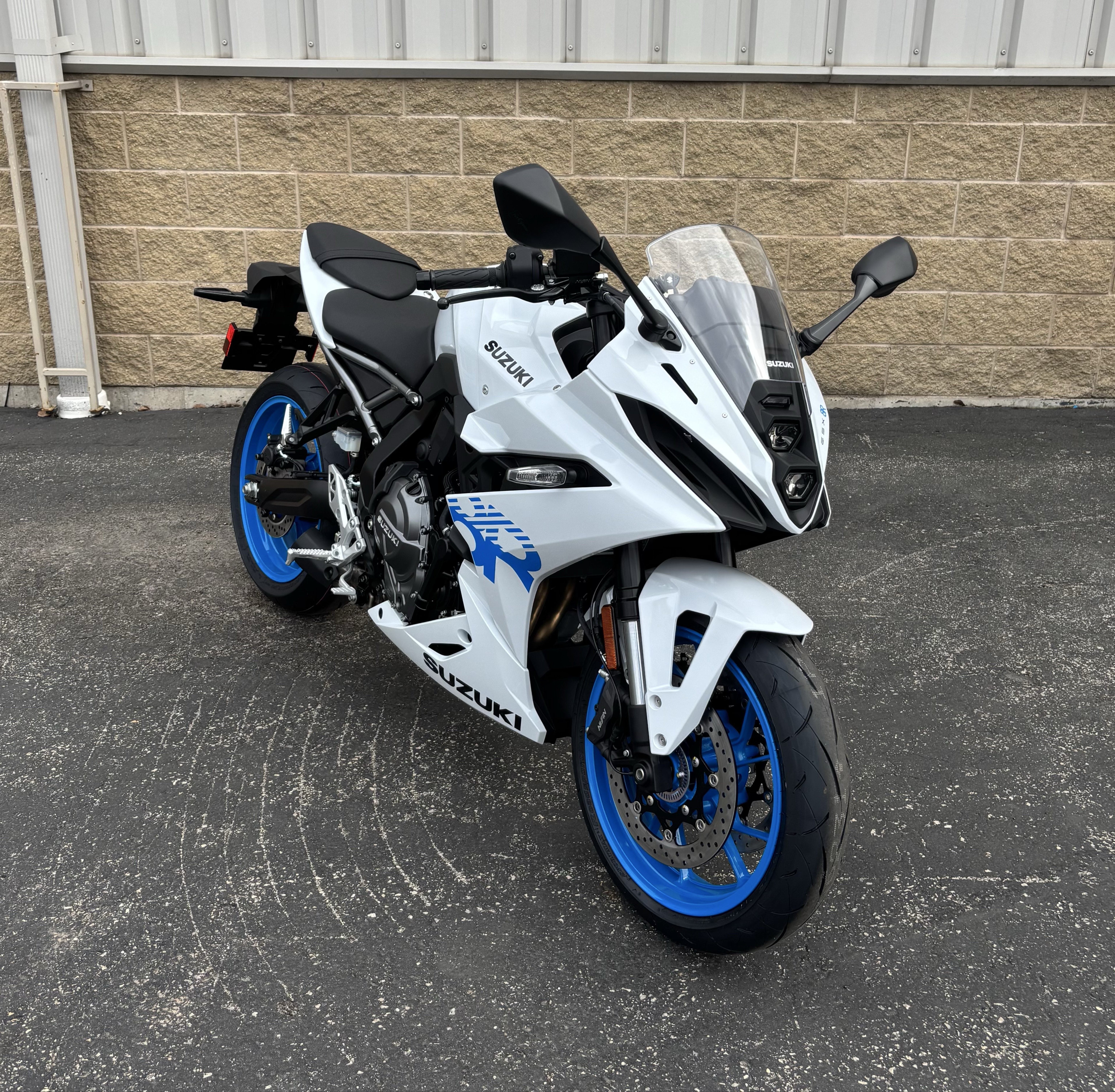2026 Suzuki GSX-8R 1