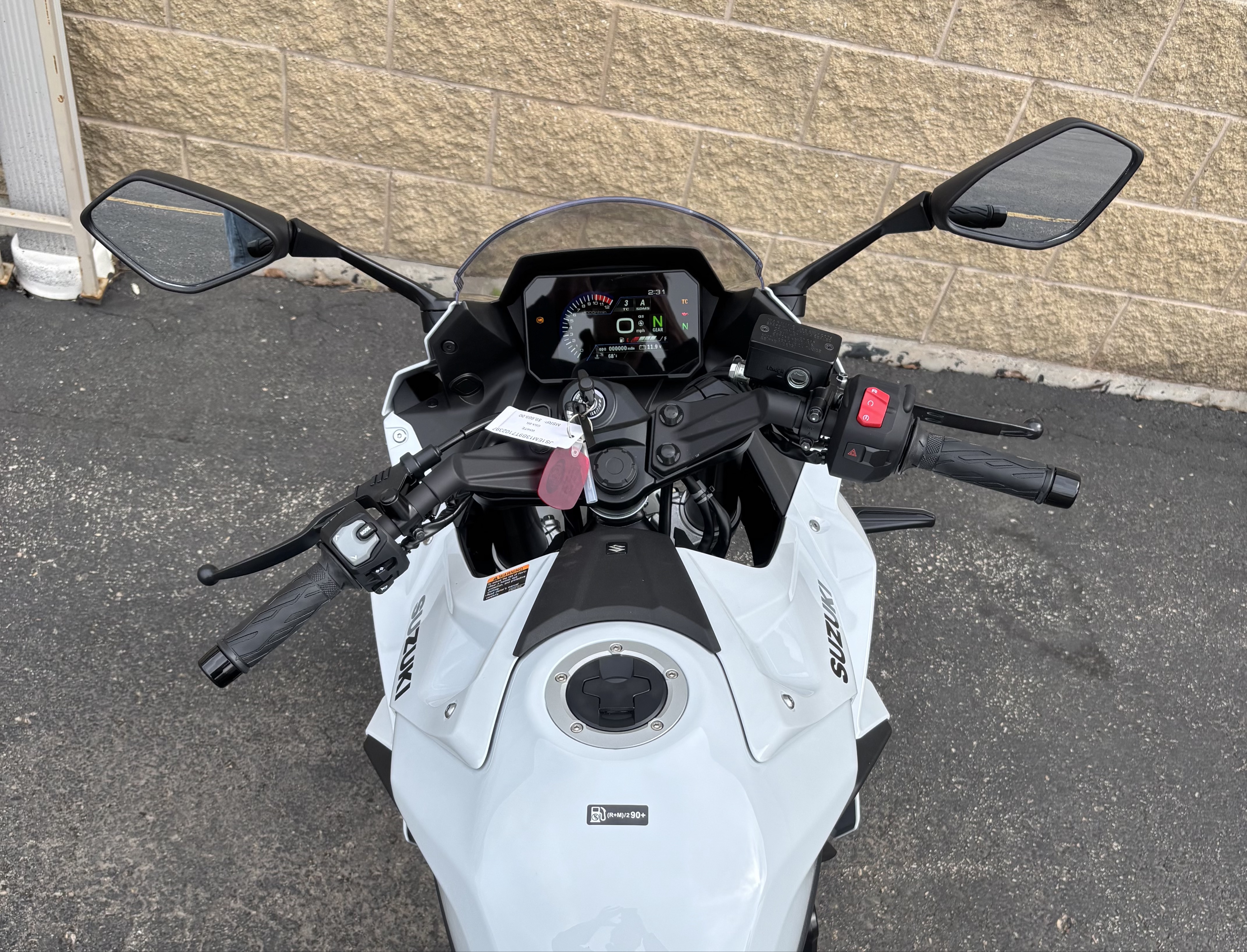 2026 Suzuki GSX-8R 4