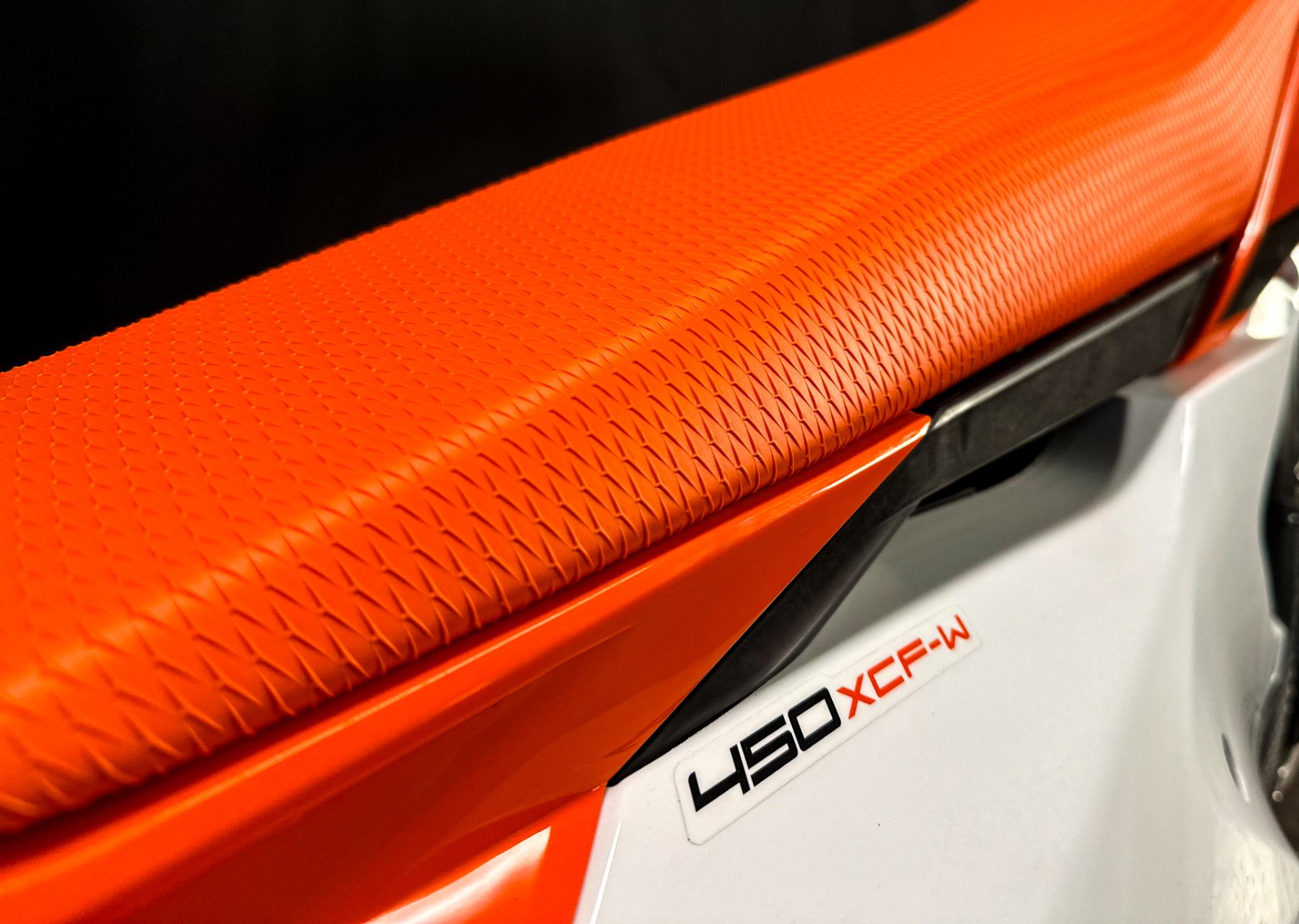 New 2024 KTM 450 XCF-W, De Pere WI | Specs, Price, Photos | Orange