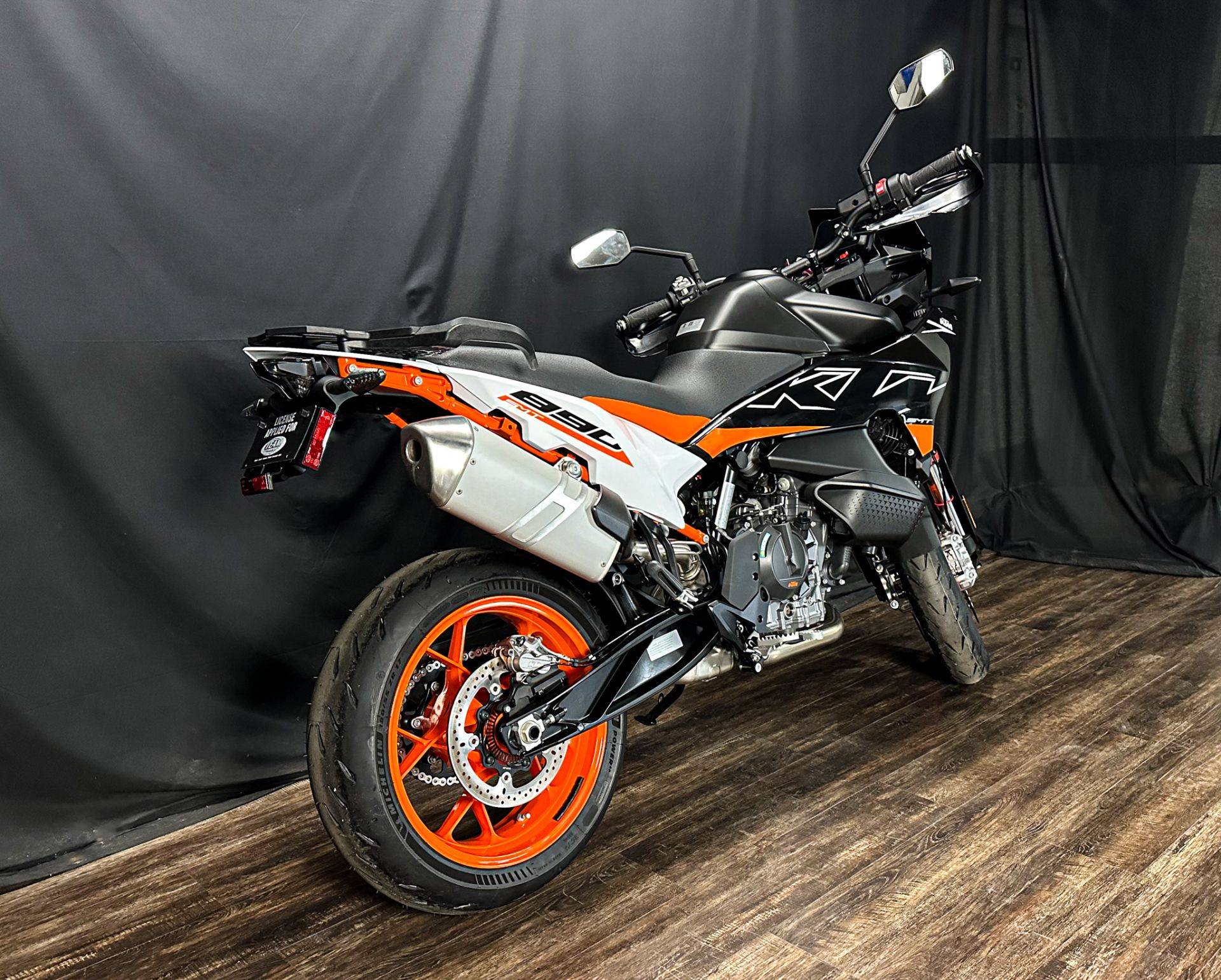 New 2024 KTM 890 SMT, De Pere WI | Specs, Price, Photos | Black 30410