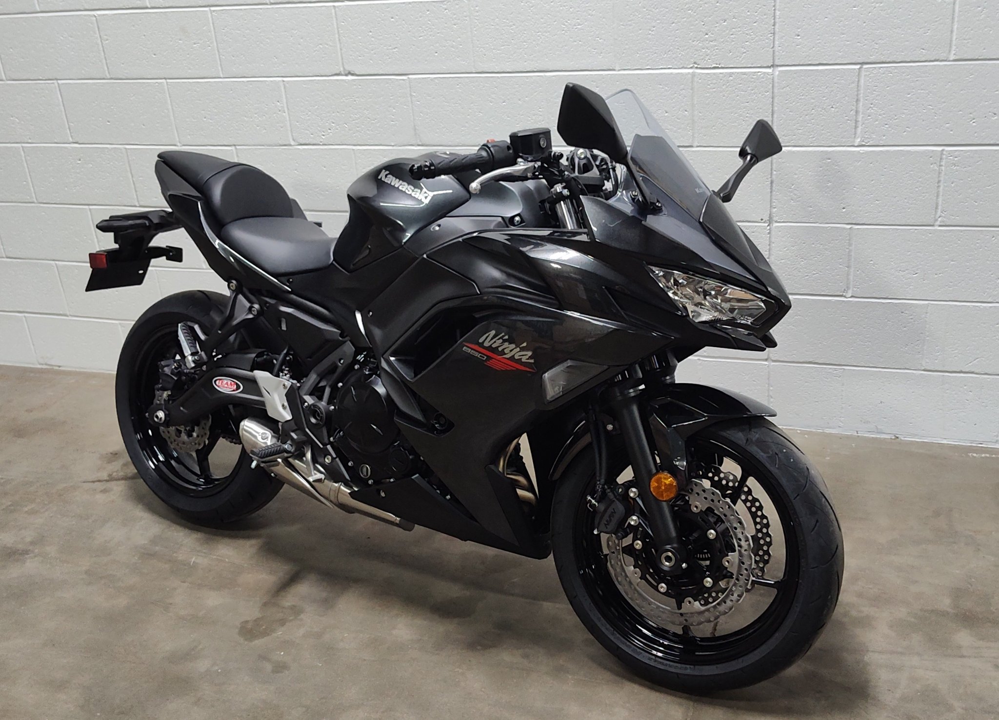 2026 Kawasaki Ninja® 650 2
