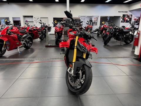 2026 Ducati Streetfighter V4 S in Fort Myers, Florida - Photo 2