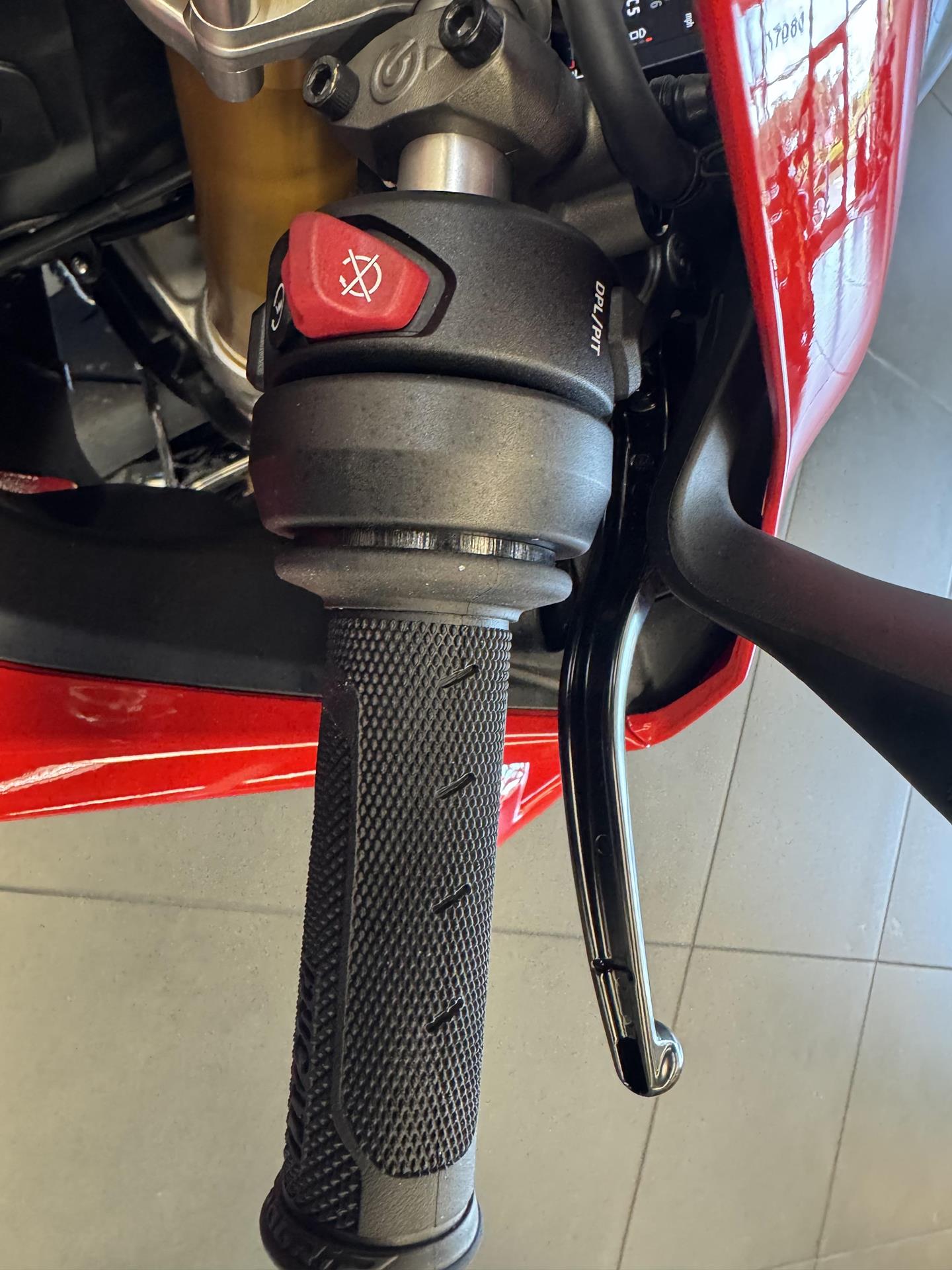 2025 Ducati Panigale V4 S in Fort Myers, Florida - Photo 8