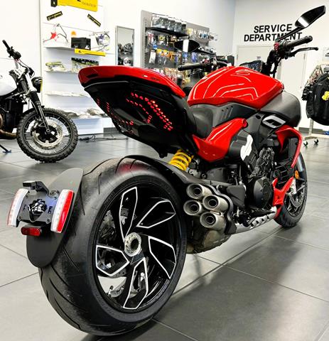 2025 Ducati Diavel V4 in Fort Myers, Florida - Photo 4