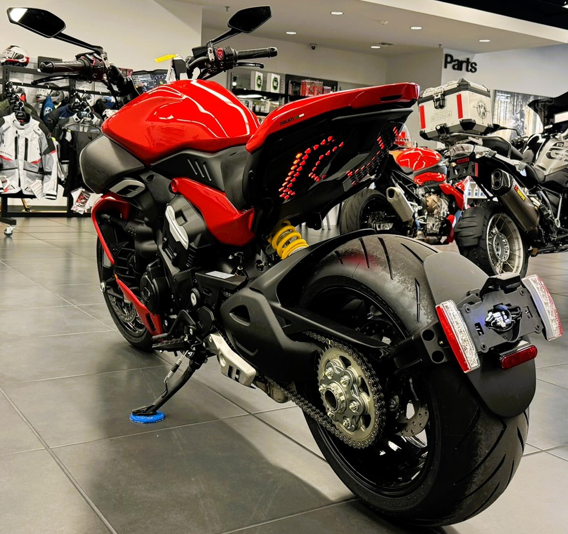 2025 Ducati Diavel V4 in Fort Myers, Florida - Photo 7