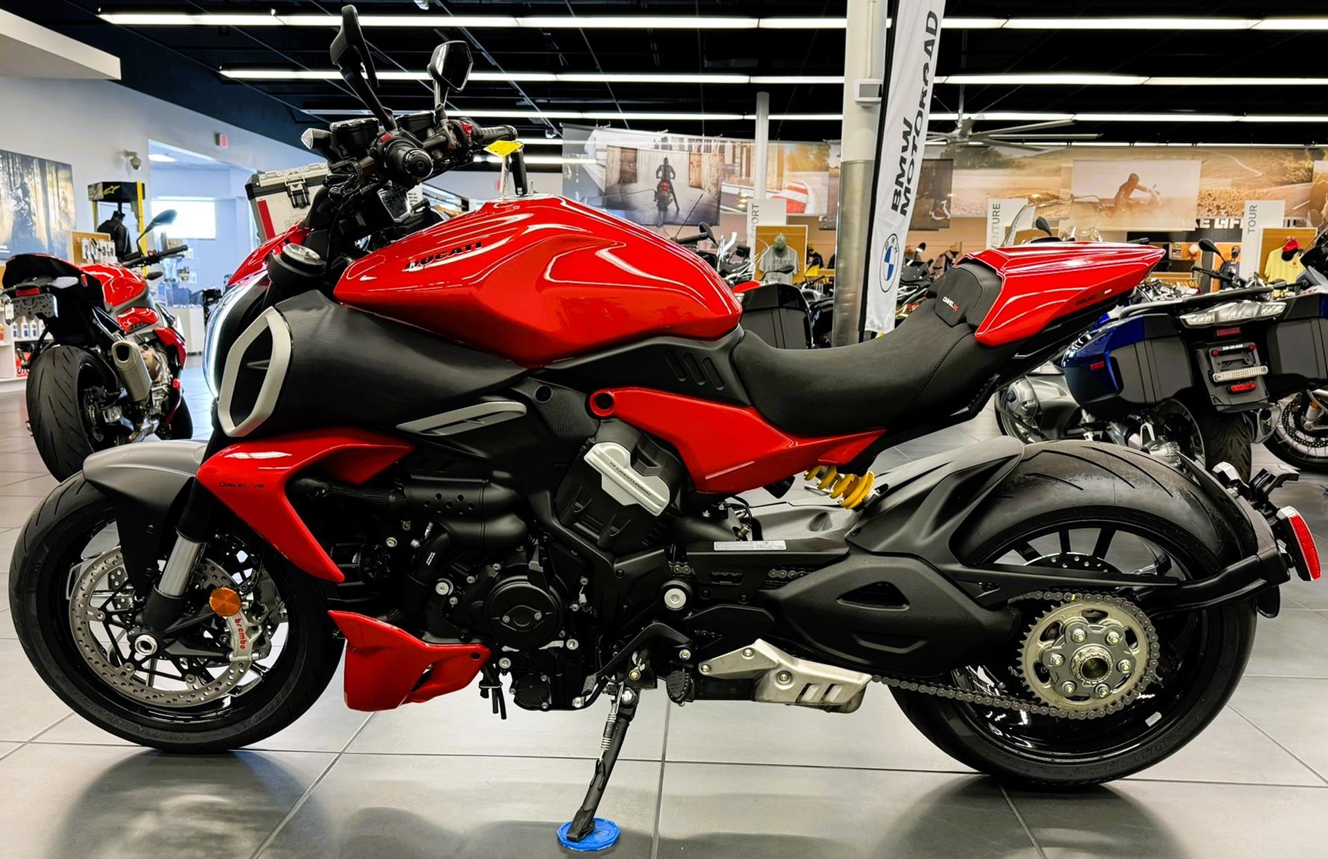2025 Ducati Diavel V4 in Fort Myers, Florida - Photo 8