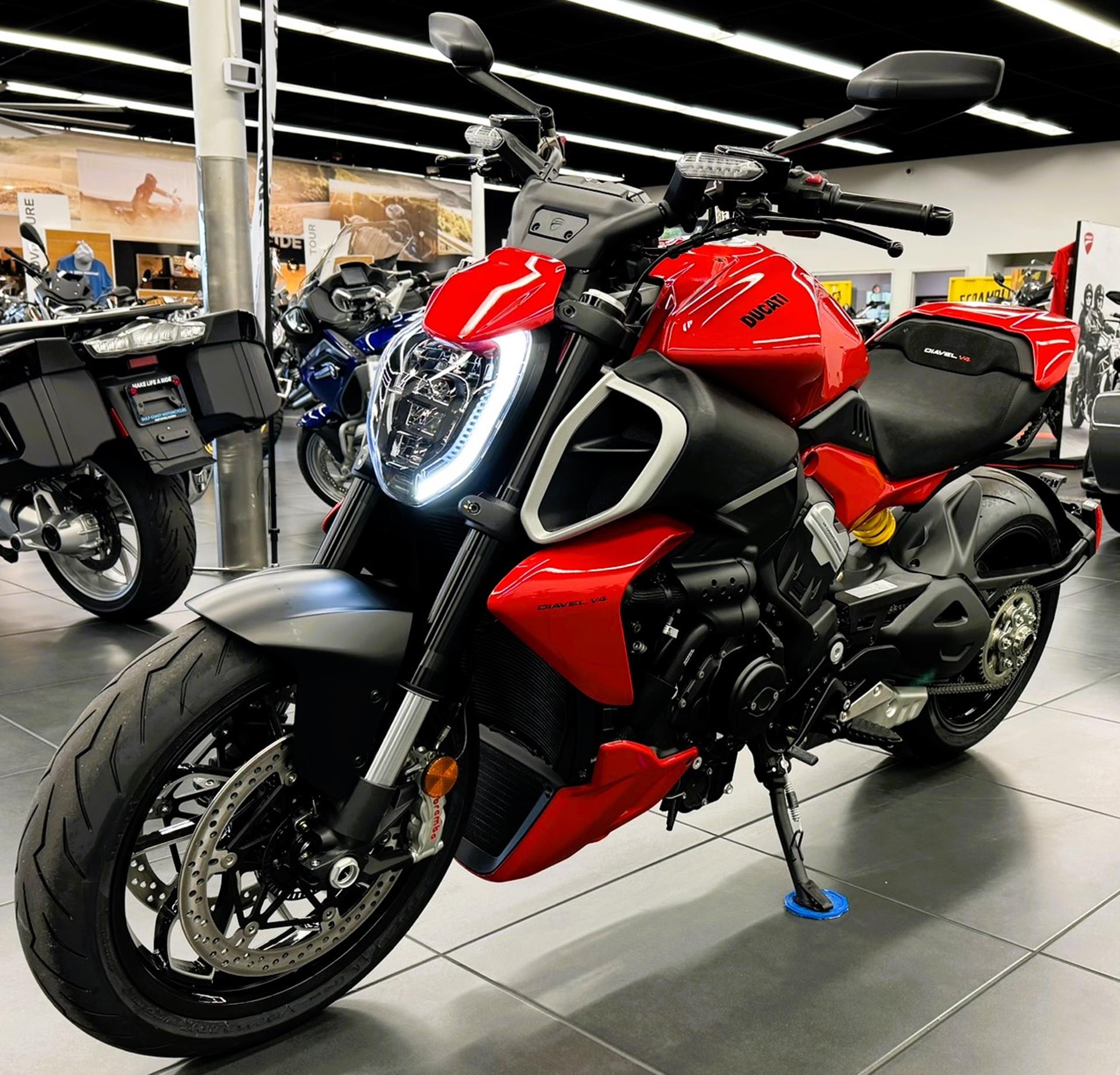 2025 Ducati Diavel V4 in Fort Myers, Florida - Photo 9