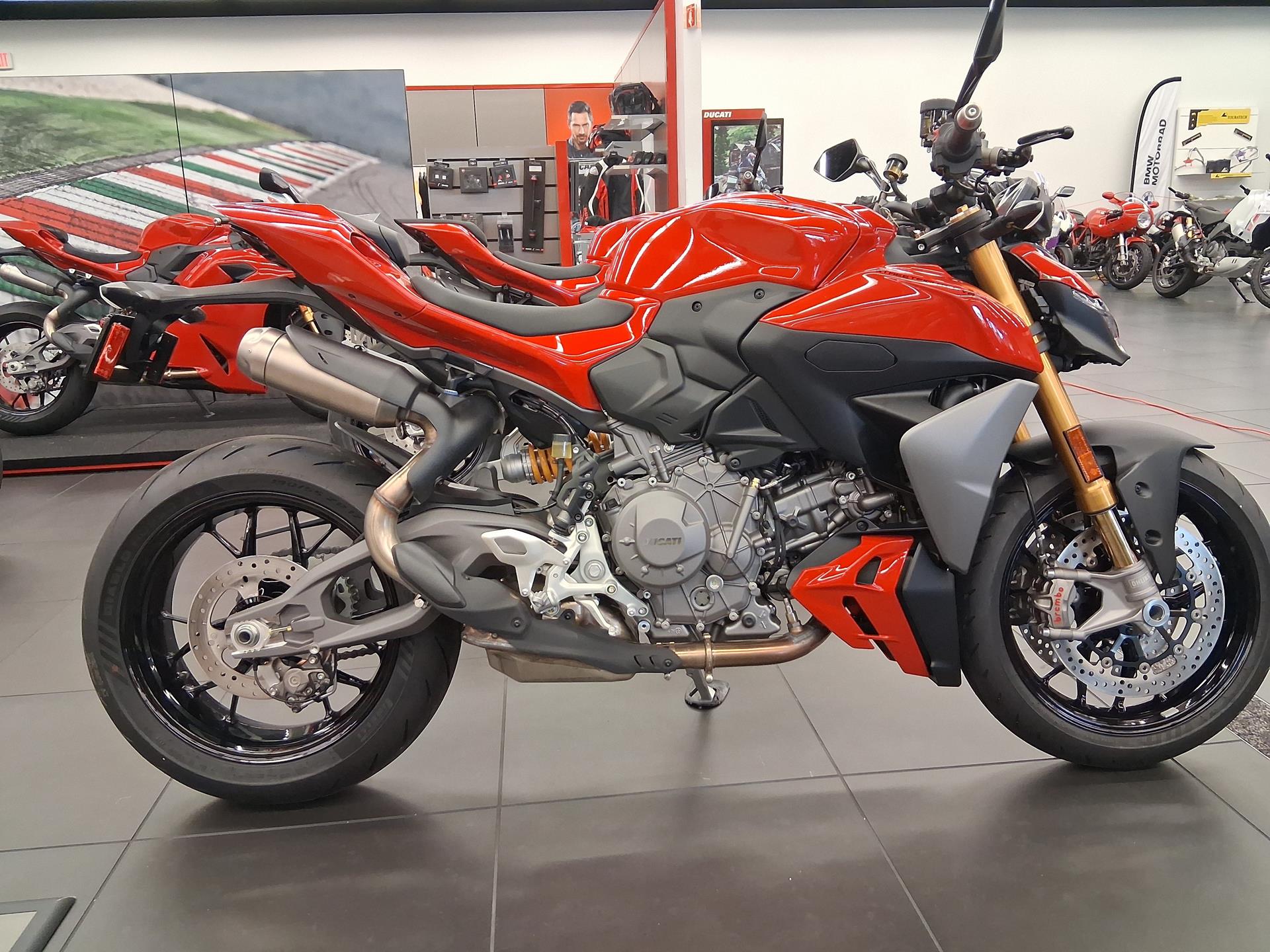 2025 Ducati Streetfighter V2 S in Fort Myers, Florida - Photo 1