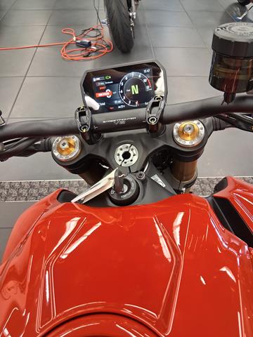 2025 Ducati Streetfighter V2 S in Fort Myers, Florida - Photo 2