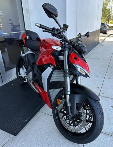 2025 Ducati Streetfighter V2 S in Fort Myers, Florida - Photo 2