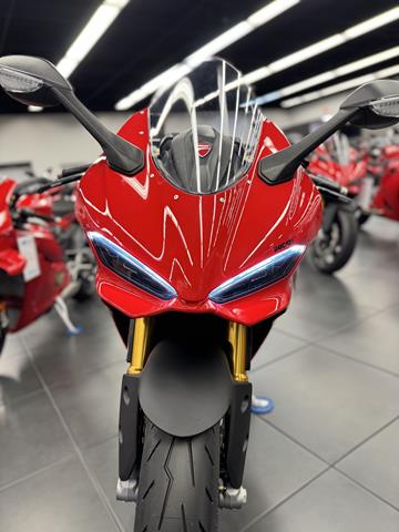 2025 Ducati Panigale V2 S in Fort Myers, Florida - Photo 2