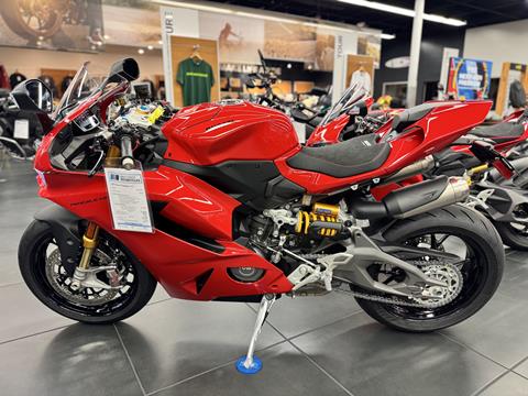 2025 Ducati Panigale V2 S in Fort Myers, Florida - Photo 3
