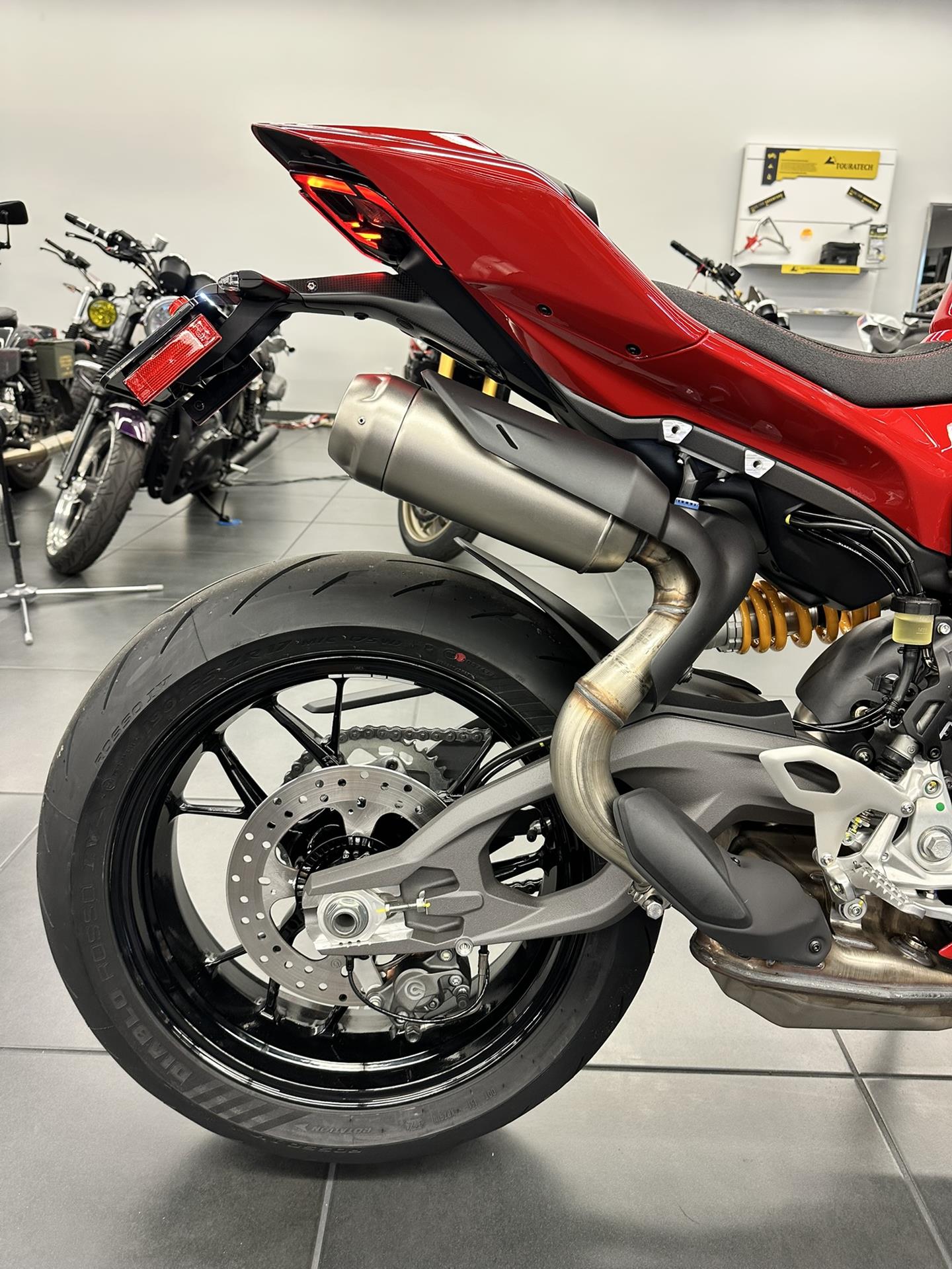 2025 Ducati Panigale V2 S in Fort Myers, Florida - Photo 5