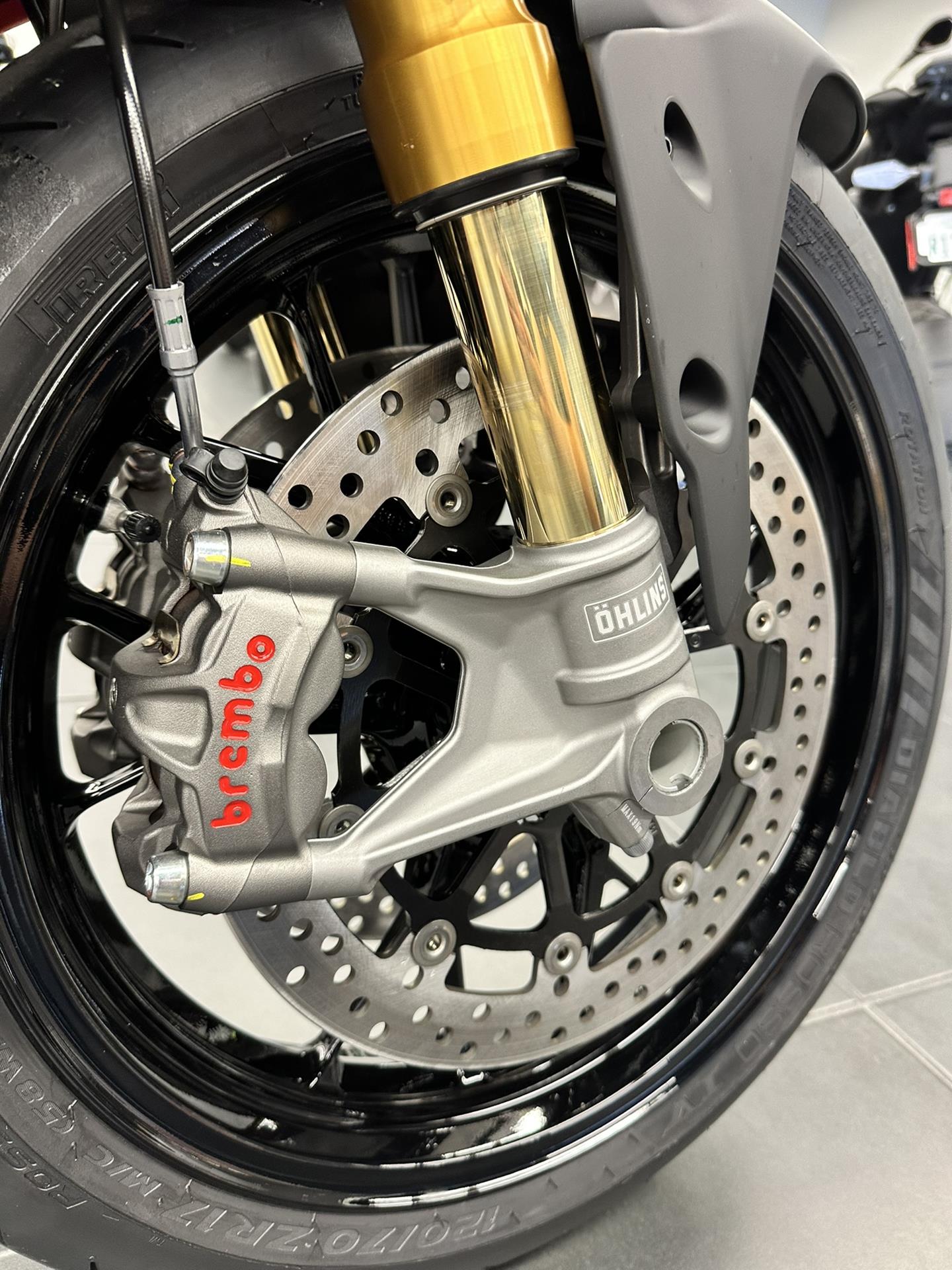 2025 Ducati Panigale V2 S in Fort Myers, Florida - Photo 9