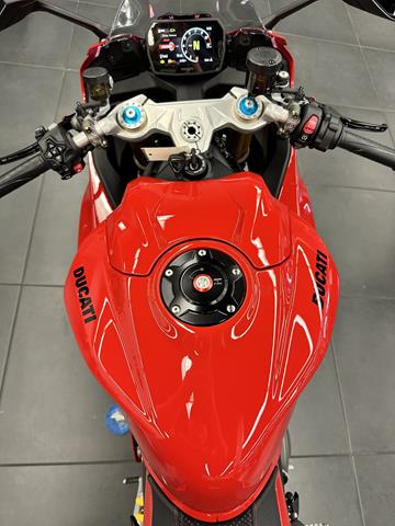 2025 Ducati Panigale V2 S in Fort Myers, Florida - Photo 15