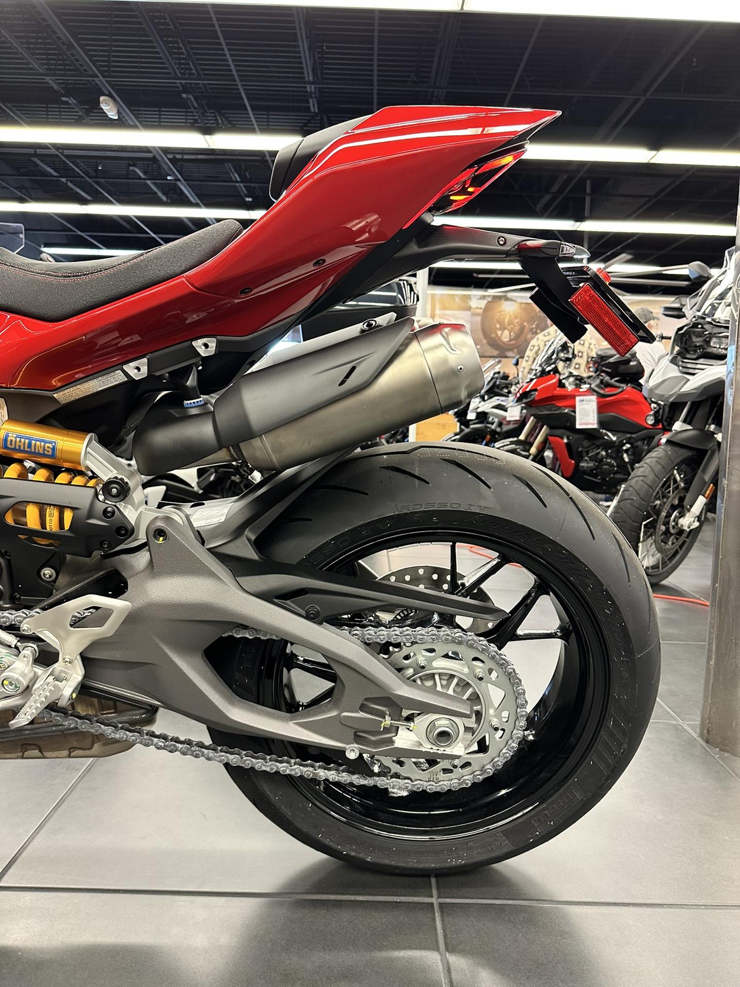 2025 Ducati Panigale V2 S in Fort Myers, Florida - Photo 17