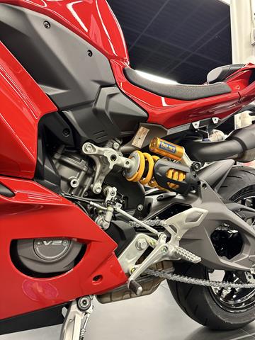 2025 Ducati Panigale V2 S in Fort Myers, Florida - Photo 18
