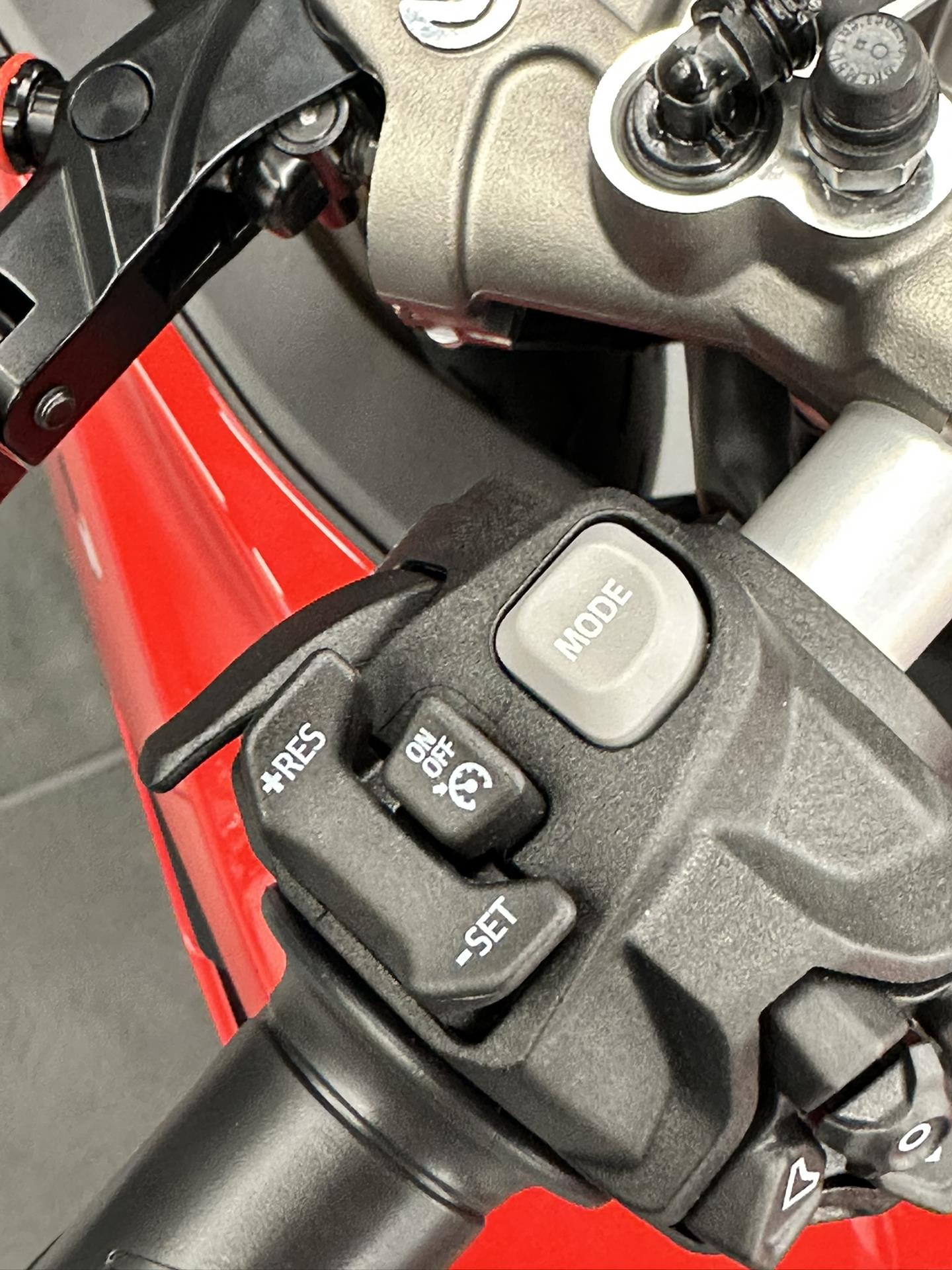 2025 Ducati Panigale V2 S in Fort Myers, Florida - Photo 19