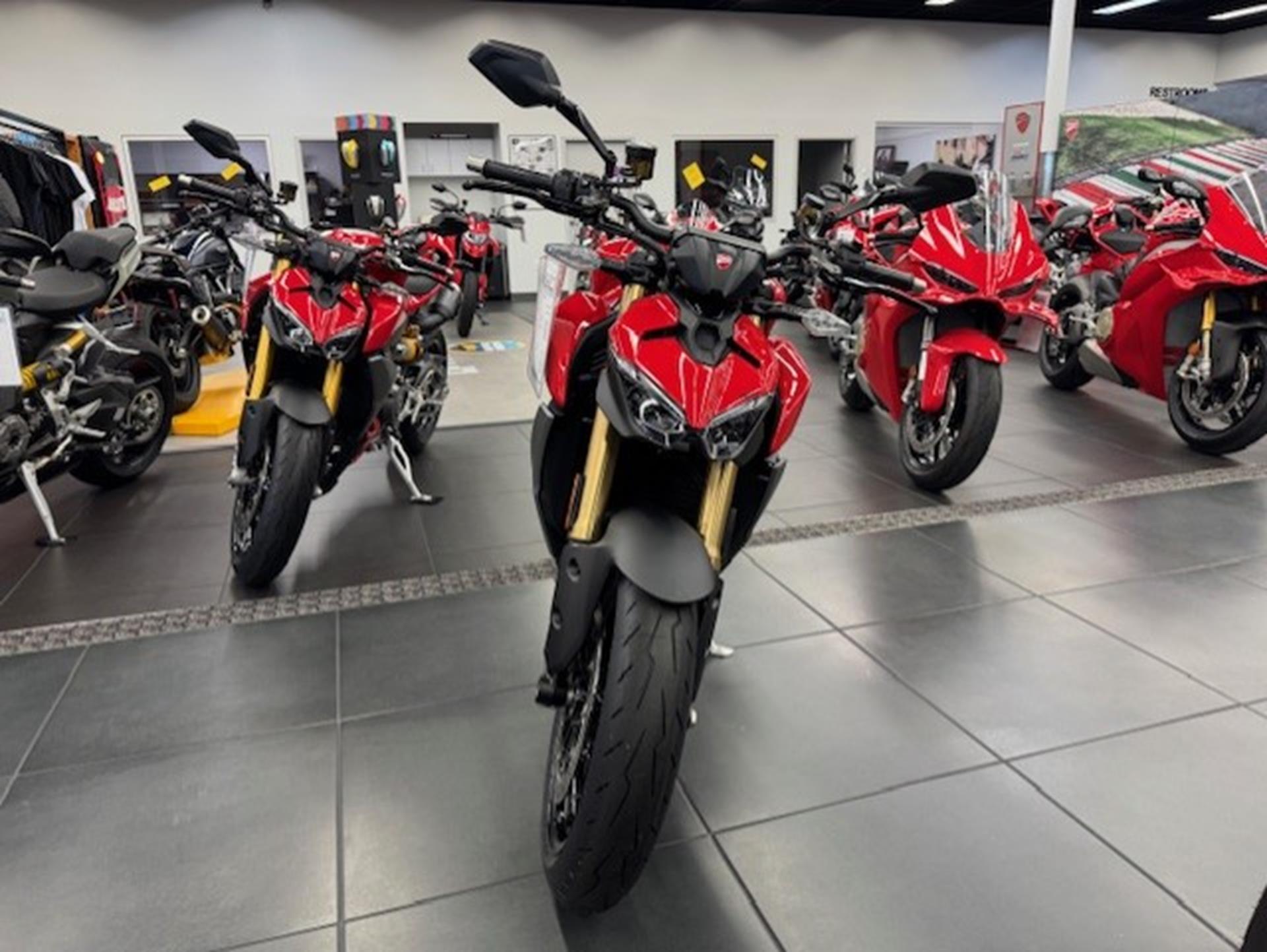 2026 Ducati Streetfighter V2 in Fort Myers, Florida - Photo 2