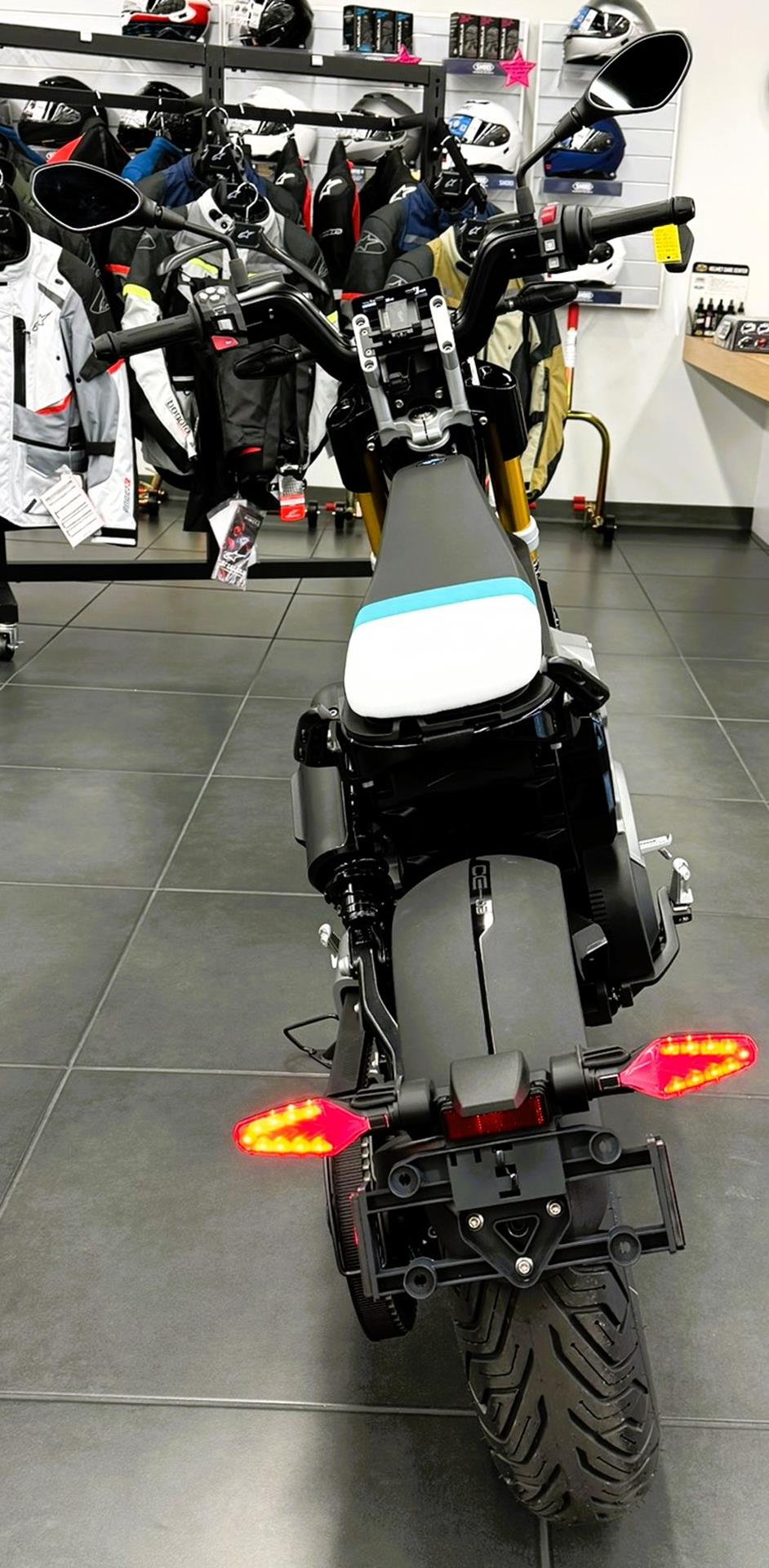 2024 BMW CE 02 in Fort Myers, Florida - Photo 6