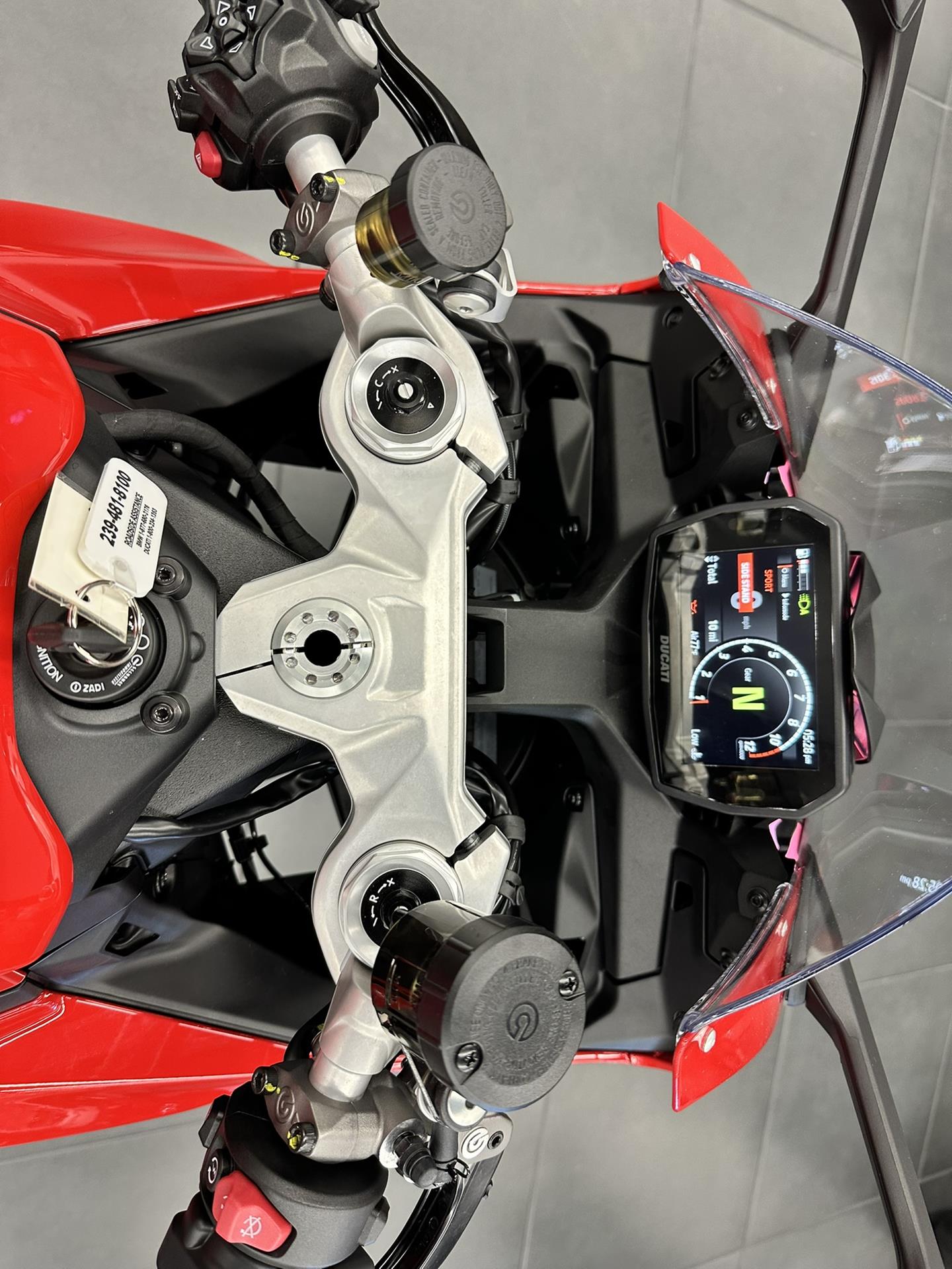 2025 Ducati Panigale V2 in Fort Myers, Florida - Photo 9