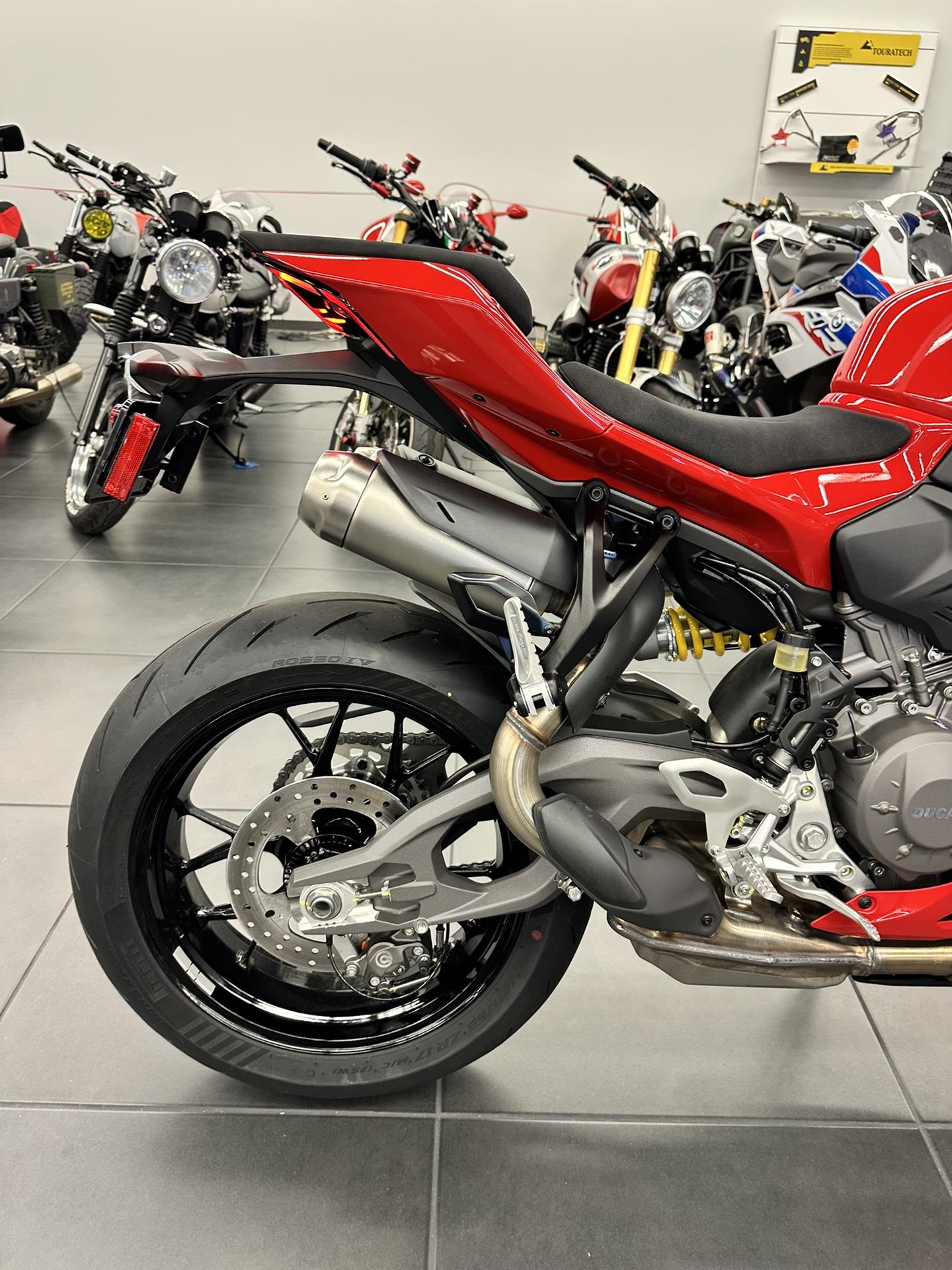 2025 Ducati Panigale V2 in Fort Myers, Florida - Photo 12