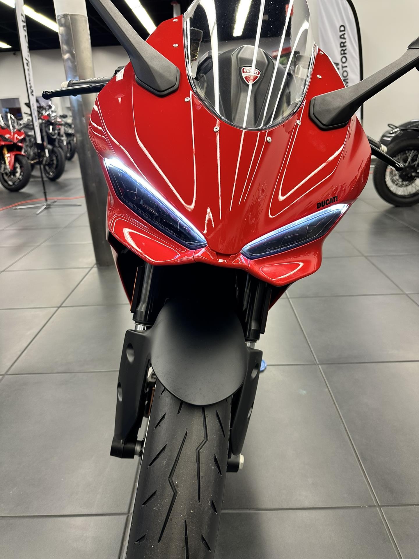 2025 Ducati Panigale V2 in Fort Myers, Florida - Photo 14