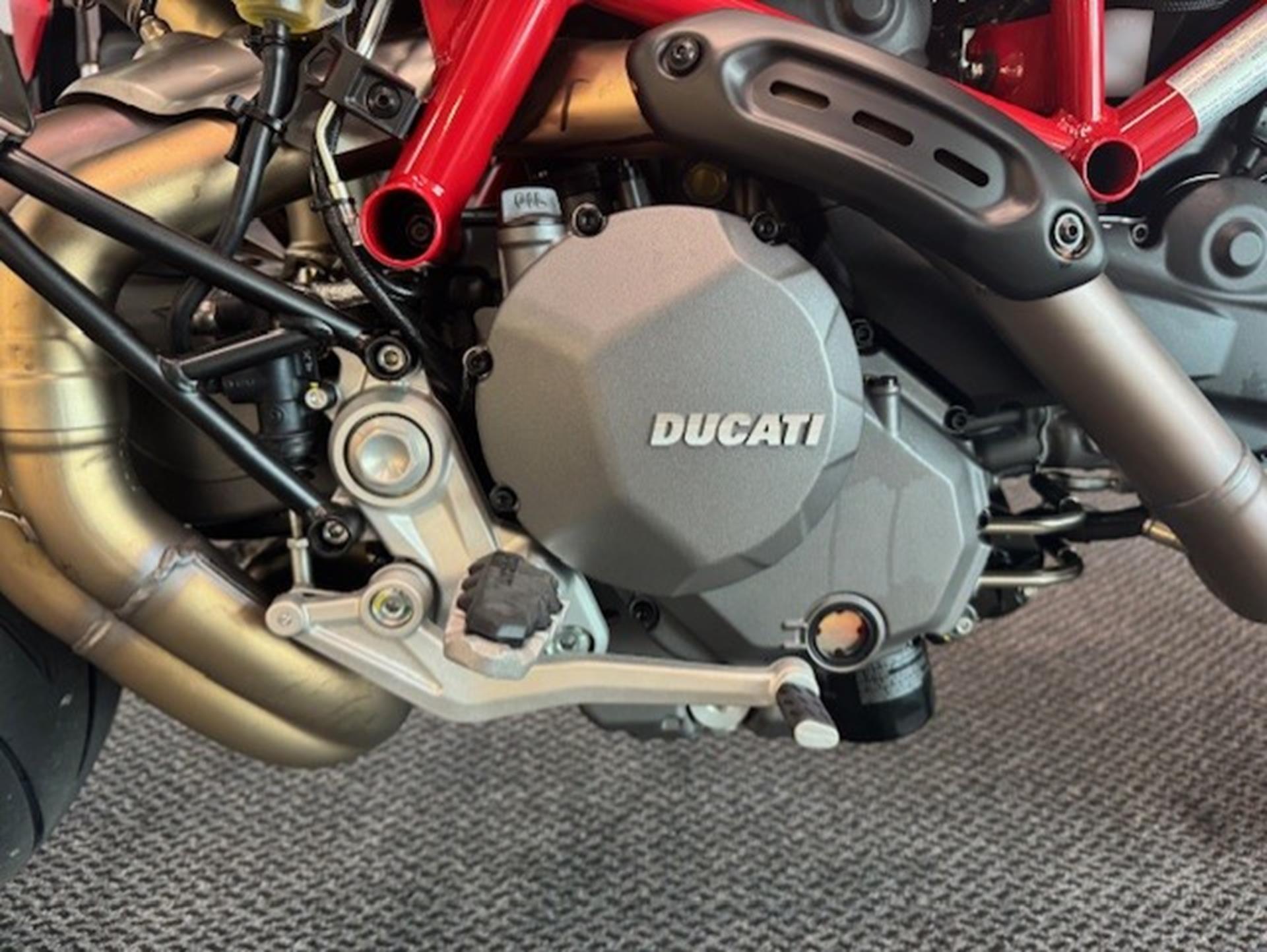 2025 Ducati Hypermotard 950 in Fort Myers, Florida - Photo 2