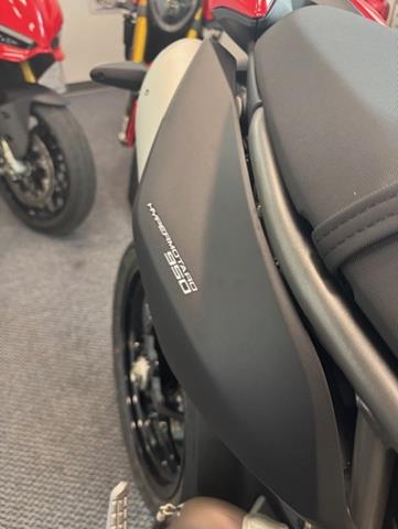 2025 Ducati Hypermotard 950 in Fort Myers, Florida - Photo 10
