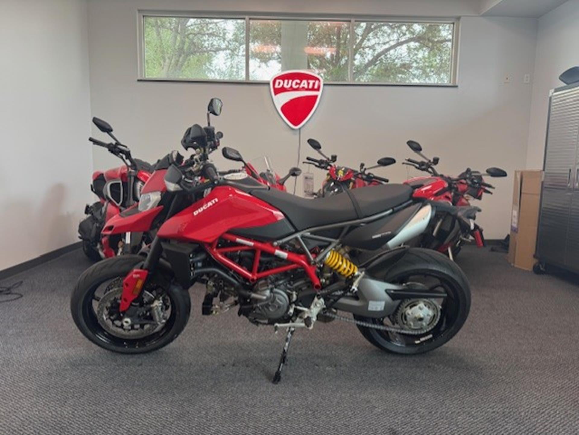 2025 Ducati Hypermotard 950 in Fort Myers, Florida - Photo 14