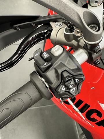 2025 Ducati Multistrada V2 S in Fort Myers, Florida - Photo 17