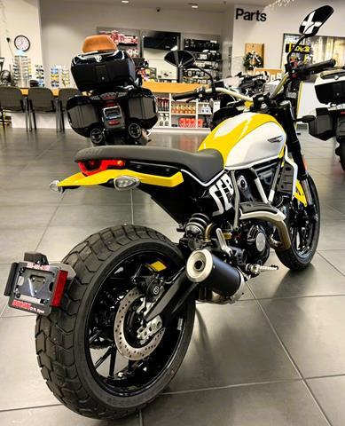 2025 Ducati Scrambler Icon in Fort Myers, Florida - Photo 2