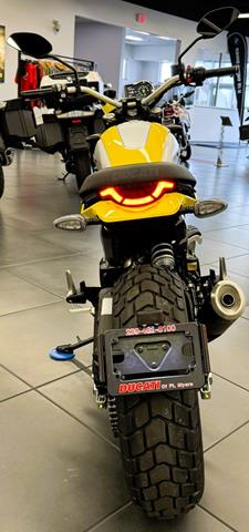 2025 Ducati Scrambler Icon in Fort Myers, Florida - Photo 3