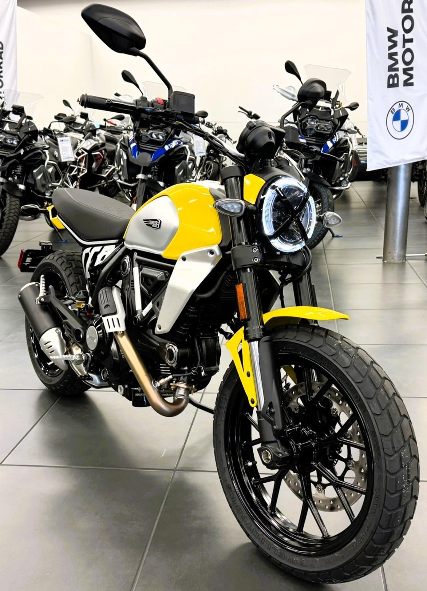 2025 Ducati Scrambler Icon in Fort Myers, Florida - Photo 12