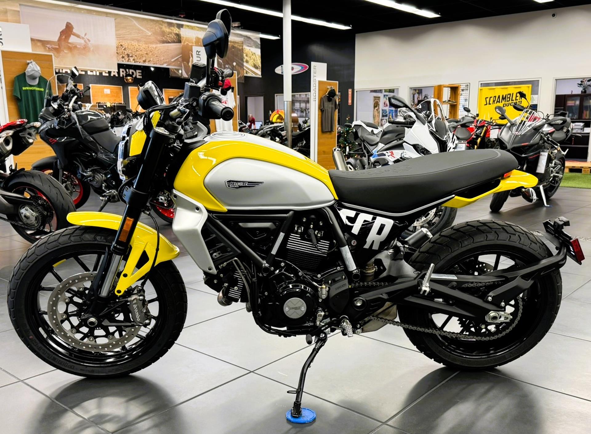 2025 Ducati Scrambler Icon in Fort Myers, Florida - Photo 6
