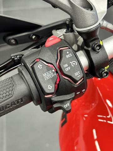 2025 Ducati Multistrada V4 in Fort Myers, Florida - Photo 7