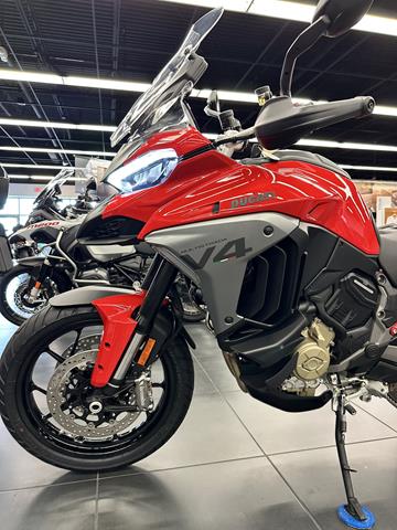 2025 Ducati Multistrada V4 in Fort Myers, Florida - Photo 10