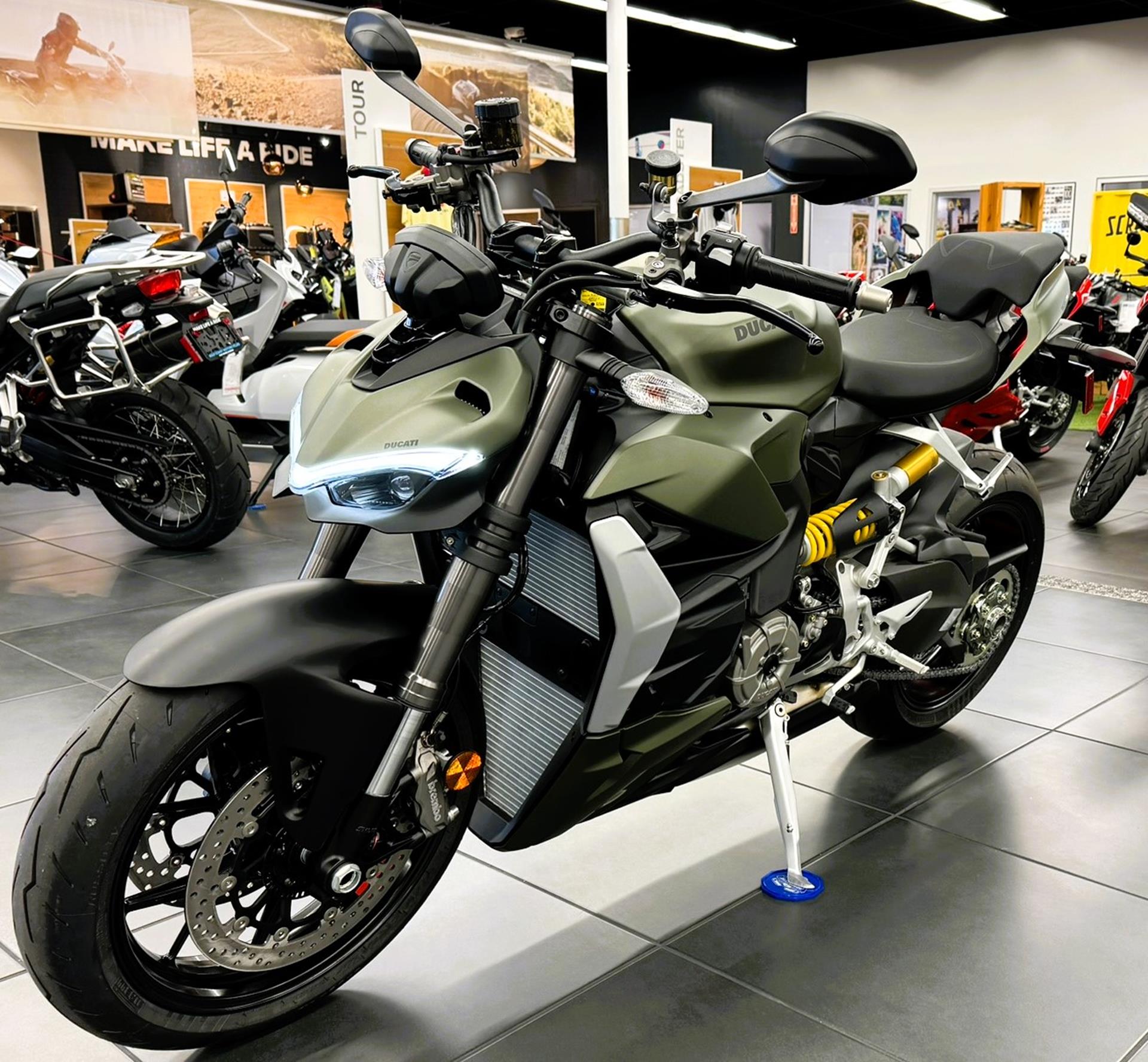 2025 Ducati Streetfighter V2 in Fort Myers, Florida - Photo 10